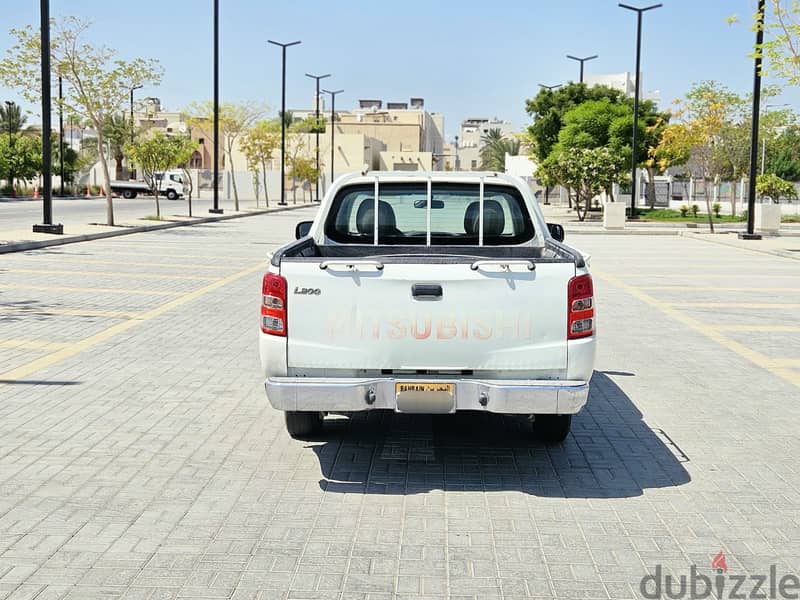 Mitsubishi L200 2016-Double Cabin Pickup 6