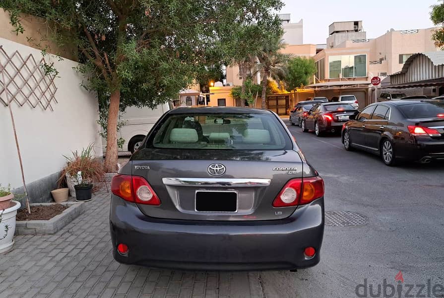 Toyota Corolla 2010 XLi 2