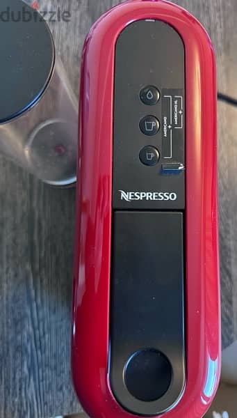 Nespresso Coffee Machine with creamer "Almost new" 3