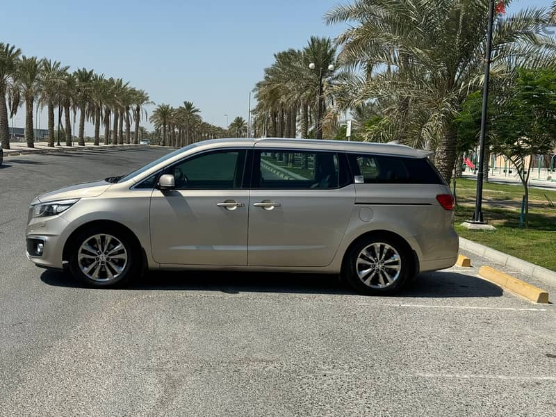 Kia Grand Carnival 2016 (Beige) 2