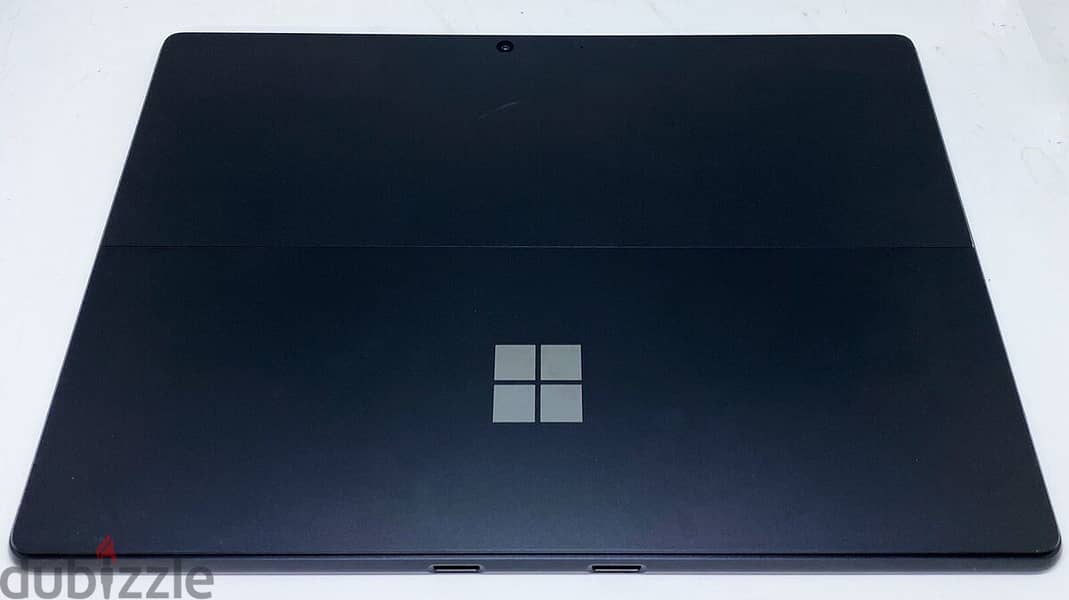 20 days Used Microsoft Surface pro 9 With signature key board 2