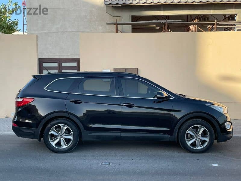 2014 model Hyundai Santa Fe 2