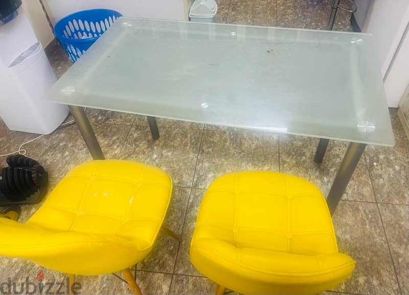 Glass table with 2 chairs 2