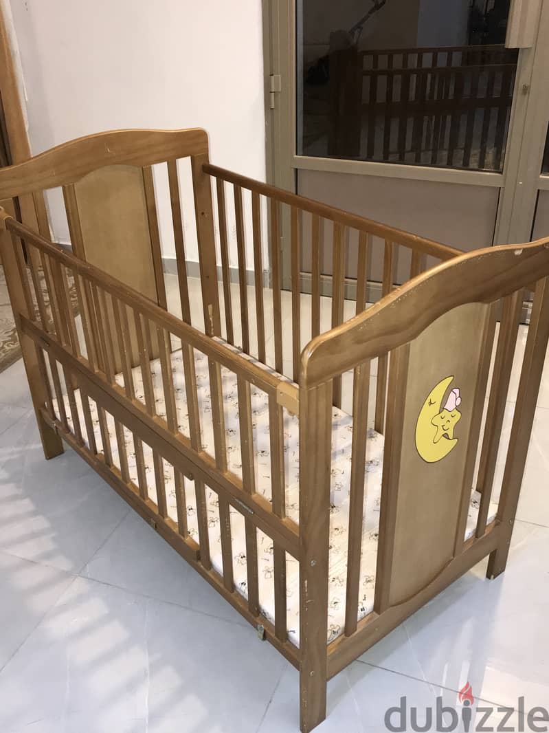 Juniors crib white 15 bd -- wood colour crib 15 bd 5