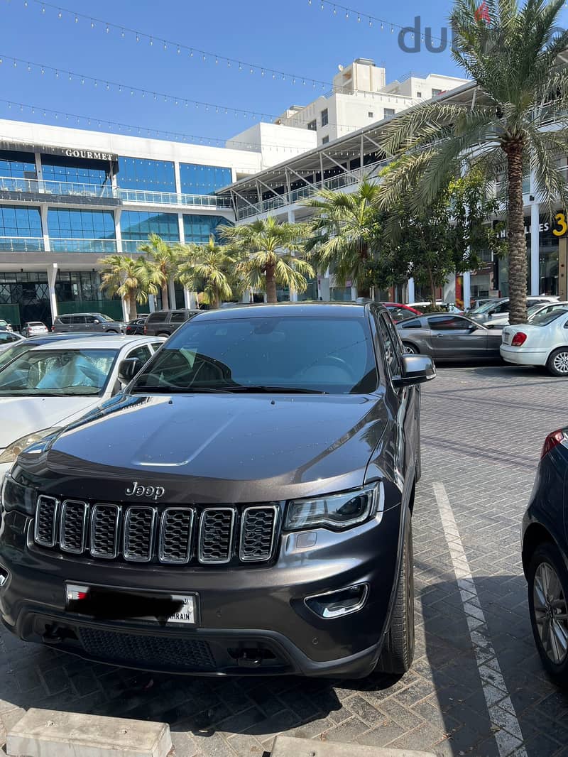 Jeep Grand Cherokee 2019 Laredo 1