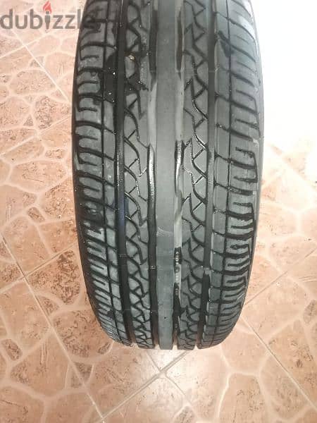 يوجد تاير واحد مقاس 216/60R/16 شبھ جديد سعر ٦دينار 6