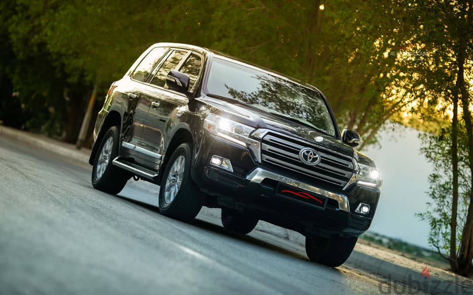 Toyota Land Cruiser 2021 GXR / Superb Condition 2