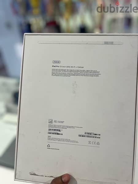 I pad pro M4 256 gb used still warranty 6