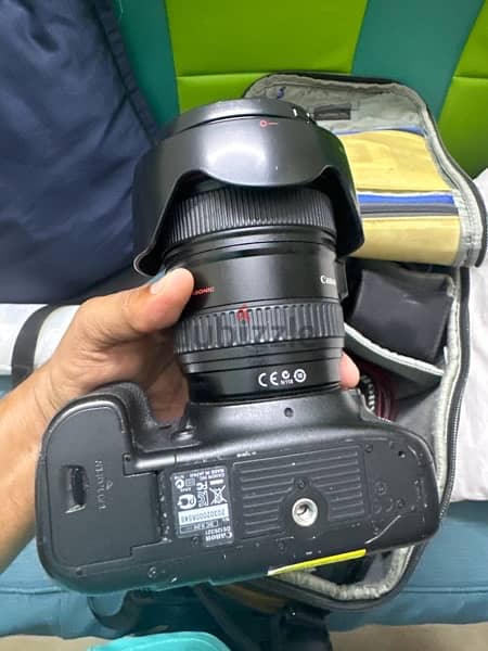 Canon 5D Mark3, Canon 24-105F4 M1(IS), Canon 580EX II etc. 6