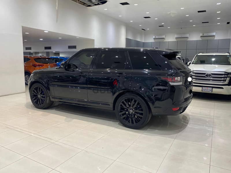 Range Rover Sport SVR 2015 black 6