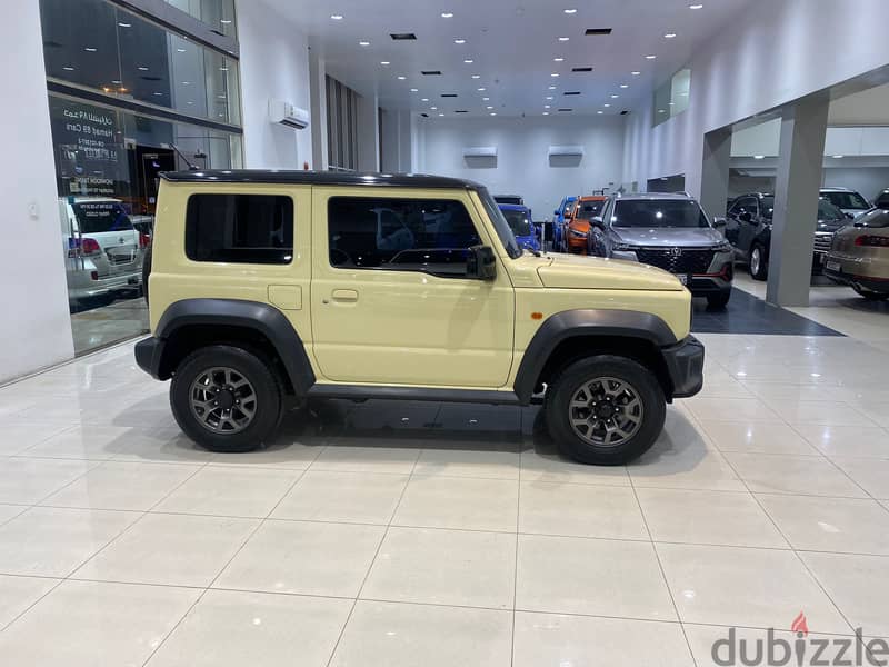 Suzuki Jimny 2022 beige 2