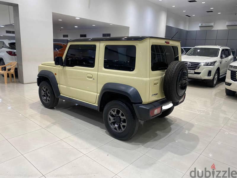 Suzuki Jimny 2022 beige 4