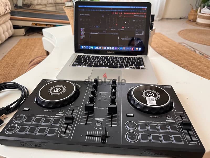 Macbook Pro + Pioneer DDJ200 1