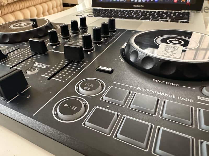 Macbook Pro + Pioneer DDJ200 4