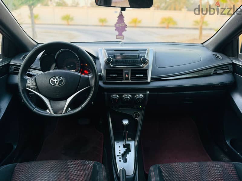 Toyota Yaris 2015 Hatchback 4