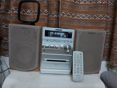 Sony Micro Hifi componemt - 65watts with original remote