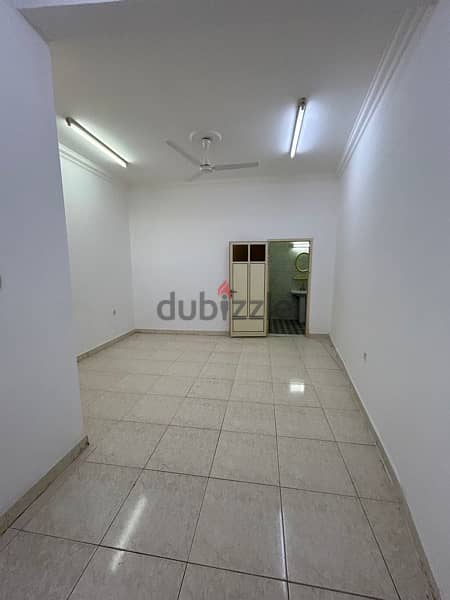 1BHK Flat in Muharraq with EWA شقة غرفة واحدة شامل الكهرباء والماء 1