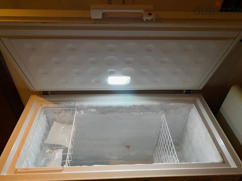 Westin Chest Freezer for 51 للبيع فريزر ب 3