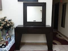 20bd table with a mirror