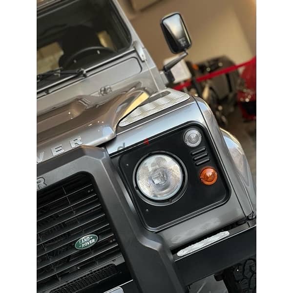 Land Rover Defender 90 2011 5