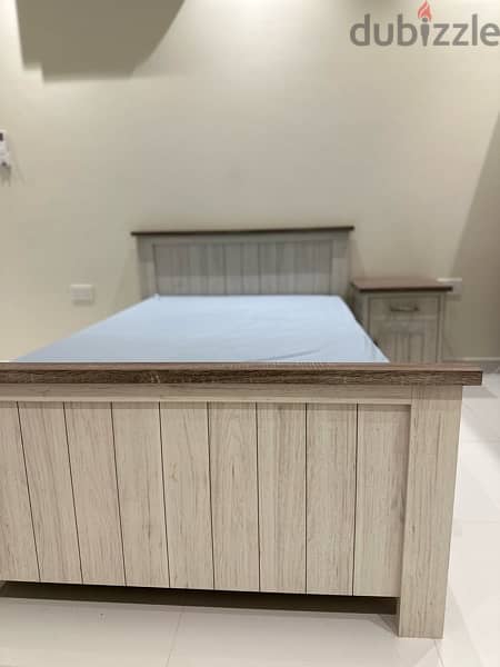 Single bed with 1 drawer+ dresser for sale 3