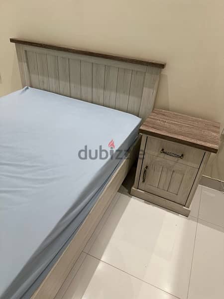 Single bed with 1 drawer+ dresser for sale 4