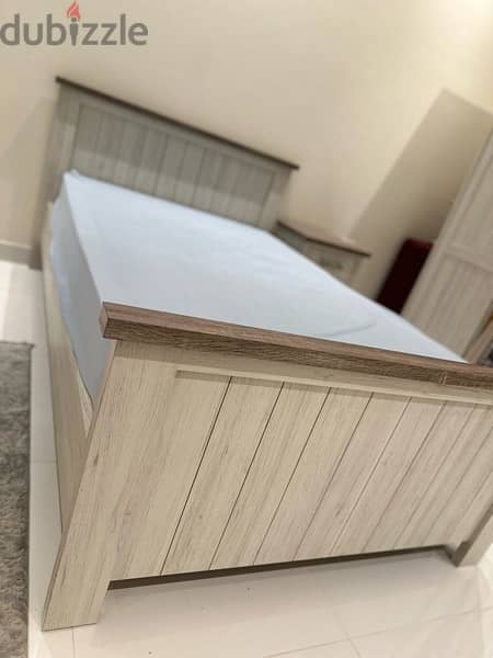 Single bed with 1 drawer+ dresser for sale 6