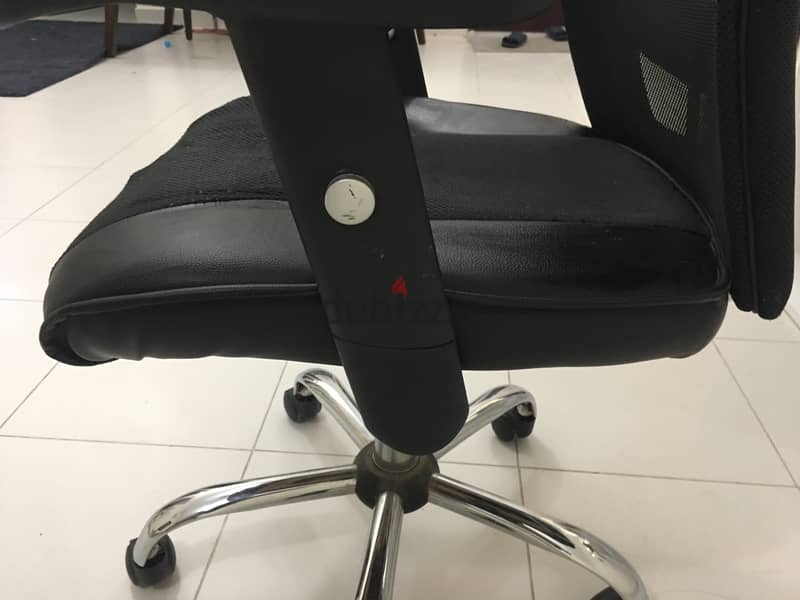 Office Chair Revolving 3