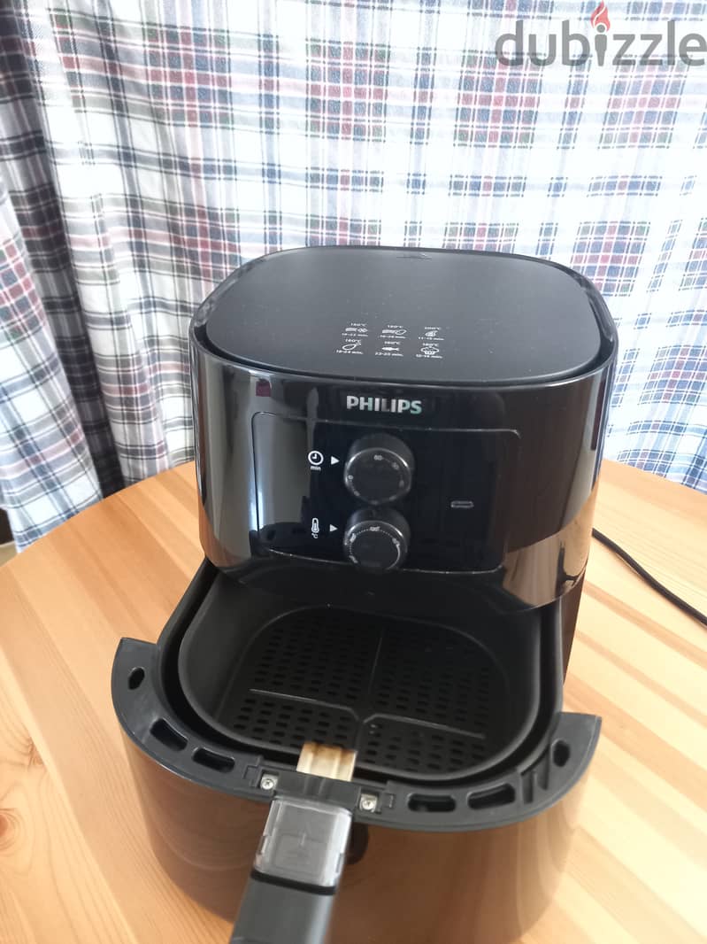 Philips Essential Air Fryer 1