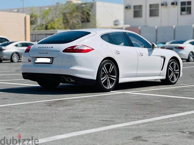 Porsche Panamera S 2011 7