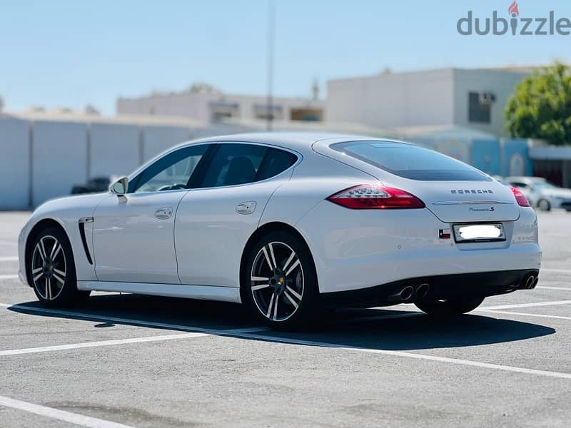 Porsche Panamera S 2011 9