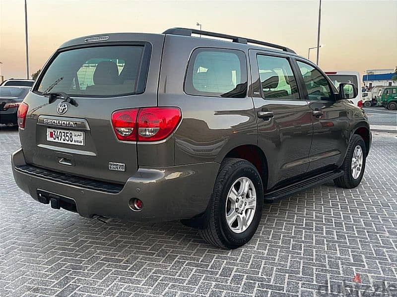 Toyota Sequoia model 2013 Bahrain Agency 1