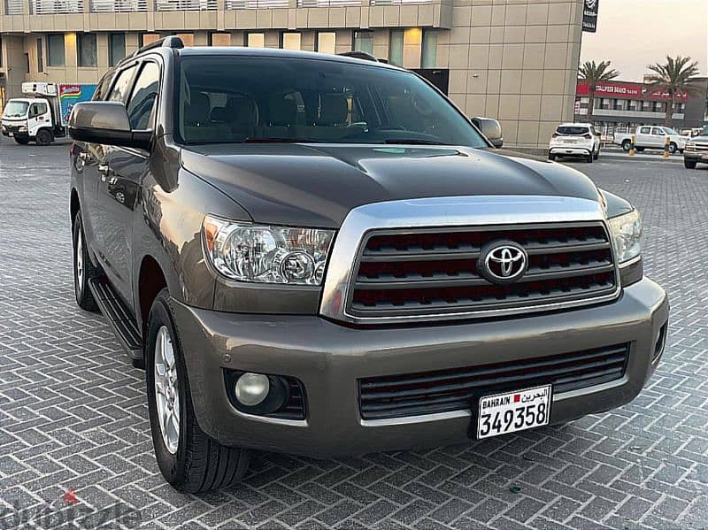 Toyota Sequoia model 2013 Bahrain Agency 2