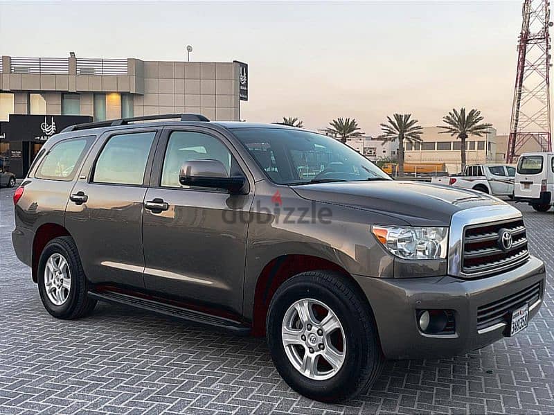 Toyota Sequoia model 2013 Bahrain Agency 4