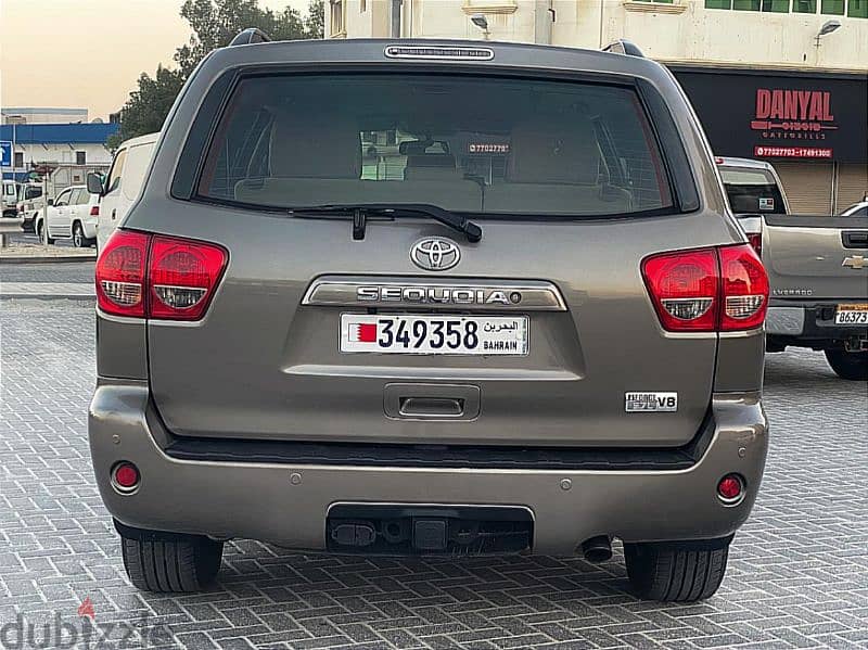 Toyota Sequoia model 2013 Bahrain Agency 6