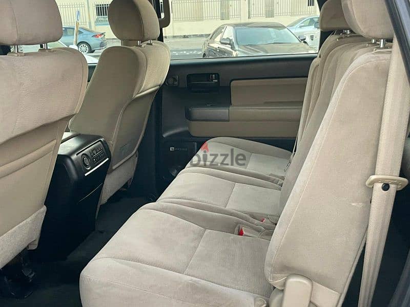 Toyota Sequoia model 2013 Bahrain Agency 8