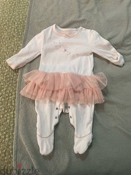 baby clothes in brand new condition 3