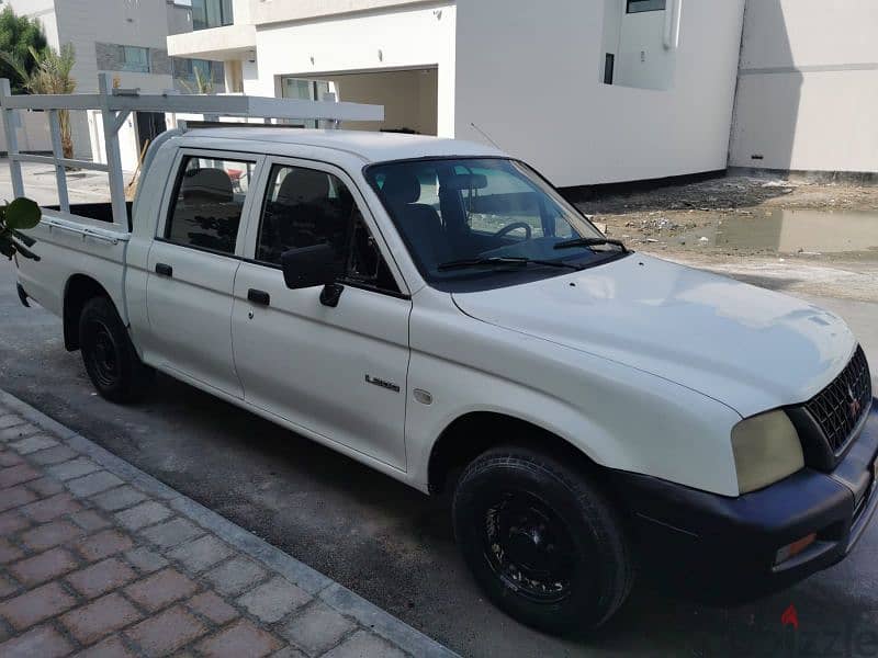 Mitsubishi l200 pickup 1