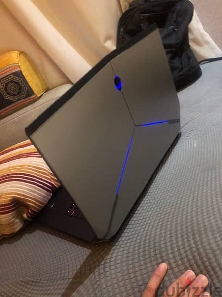 Alienware M15 2