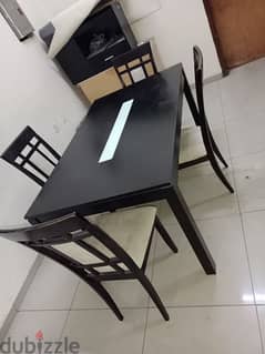 dinning table for sale good condition call WhatsApp 38794679 0