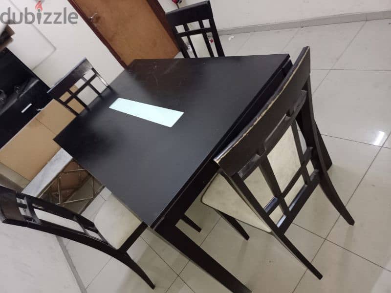 dinning table for sale good condition call WhatsApp 38794679 2