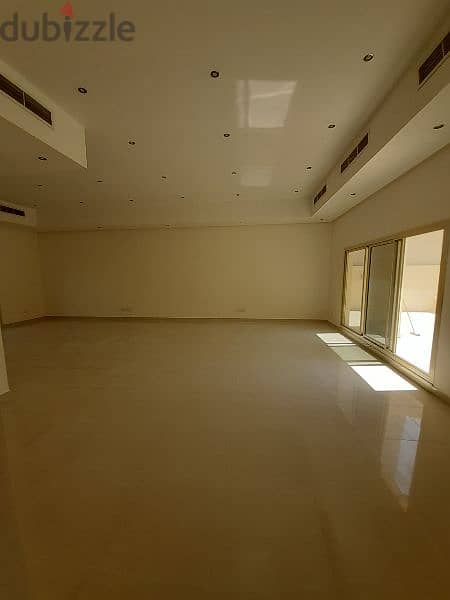 للايجار فيلا راقية في سند For rent villa in Sanad 1