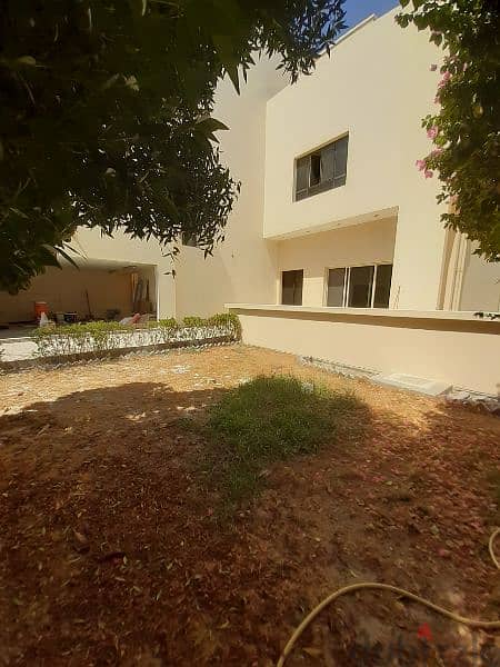 للايجار فيلا راقية في سند For rent villa in Sanad 7