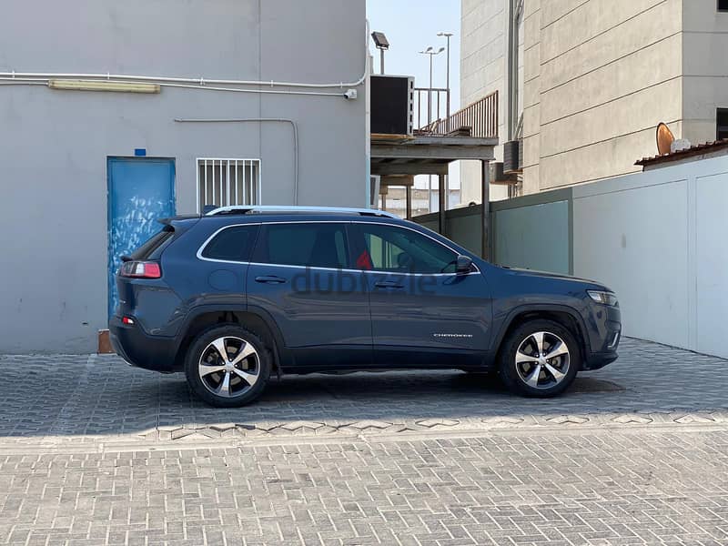 Jeep Cherokee LTD 2019 blue 2