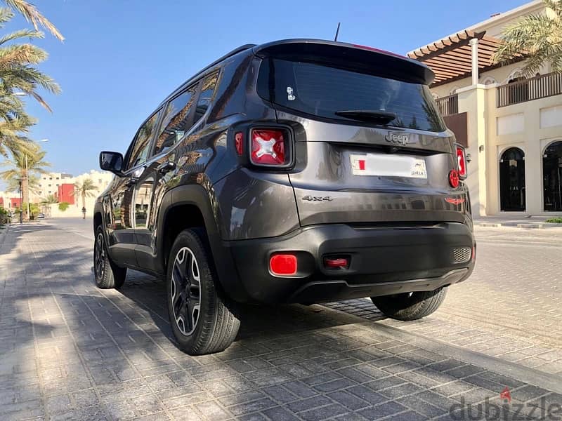 Jeep Renegade 2016 trail hawk for sale 3