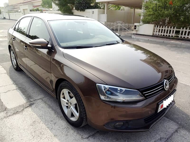 Volkswagen Jetta Full Option 2.0L Well Maintained Car For Sale 4