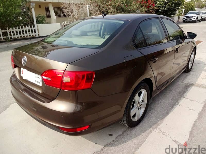 Volkswagen Jetta Full Option 2.0L Well Maintained Car For Sale 5