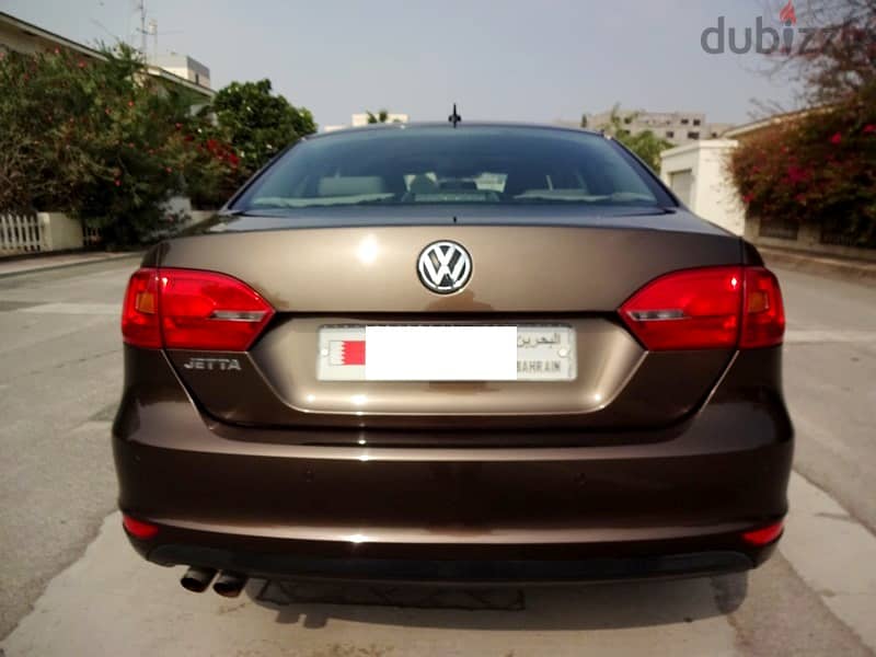 Volkswagen Jetta Full Option 2.0L Well Maintained Car For Sale 6