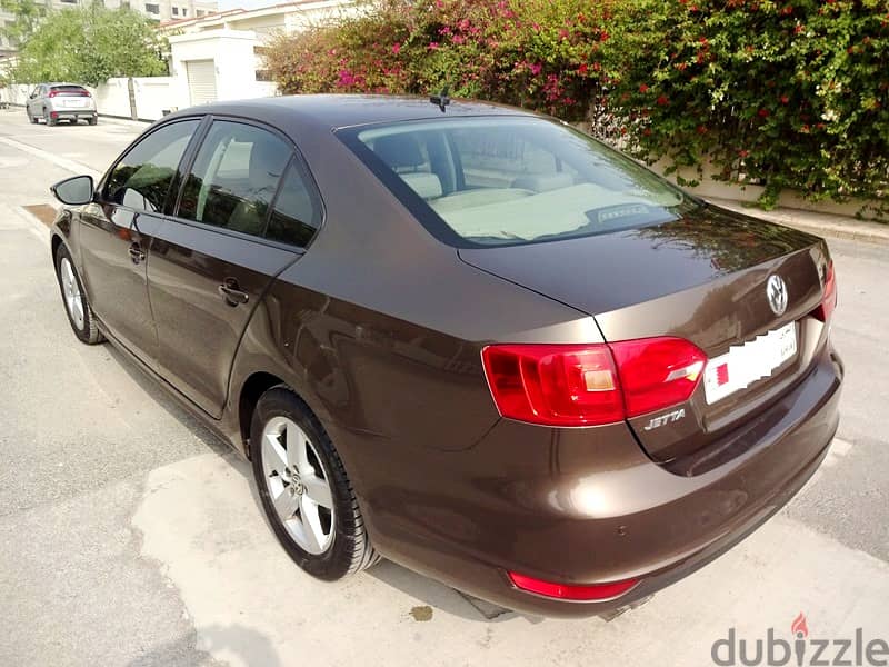 Volkswagen Jetta Full Option 2.0L Well Maintained Car For Sale 7