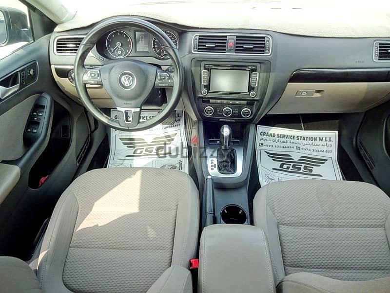 Volkswagen Jetta Full Option 2.0L Well Maintained Car For Sale 8